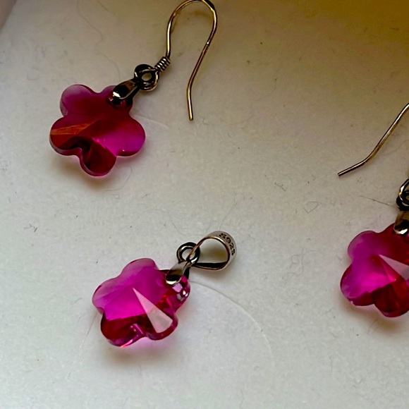 Swarovski flower earrings and pendant - Picture 2 of 2